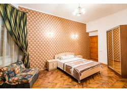 Three bedrooms on Square Rynok near Vernissage