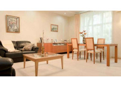 Comfortable apart near the sea and city center