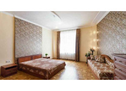 Apartment on Dudayeva 17